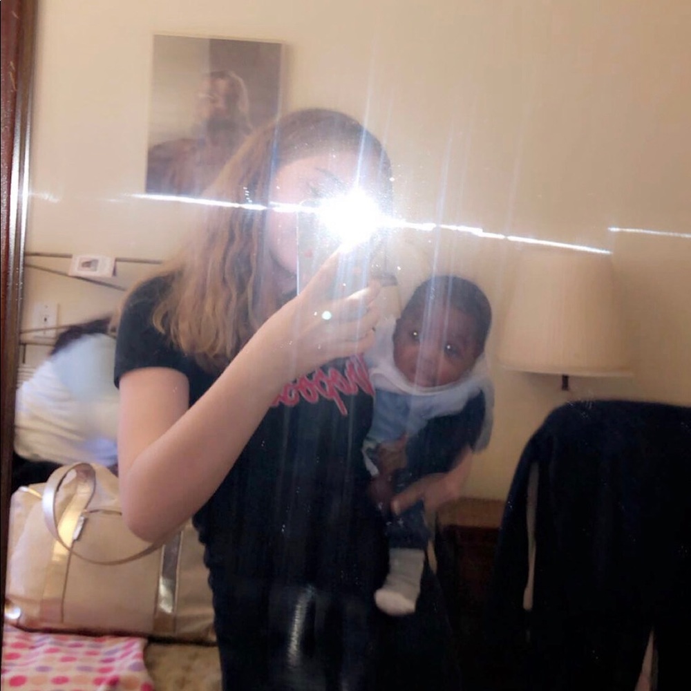 Meet your Posher, Chloe